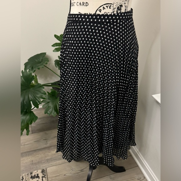 LOFT Polka Dot Pleated Skirt - Picture 3 of 7